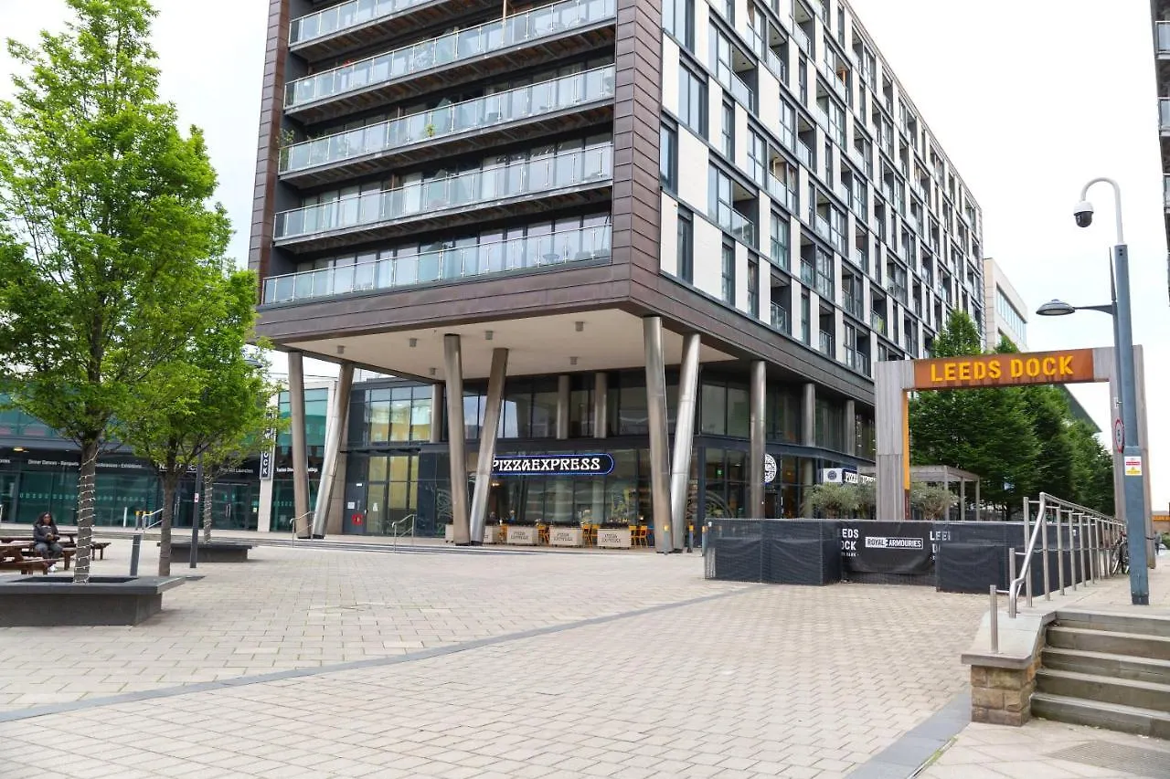 Cartier House At The Leeds Dock Apartment