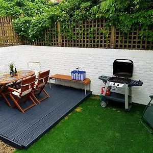 Homebird - Wilfrid House Leeds (West Yorkshire)